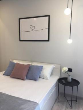 MAKSIM Modern Apartment